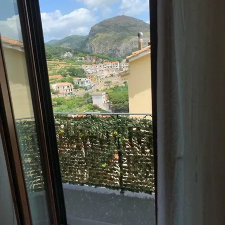 A Casa Di Adolfo Feriehus Vietri