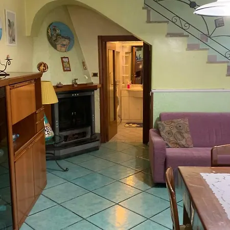 A Casa Di Adolfo Vietri