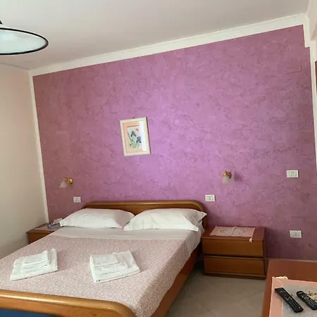 A Casa Di Adolfo *